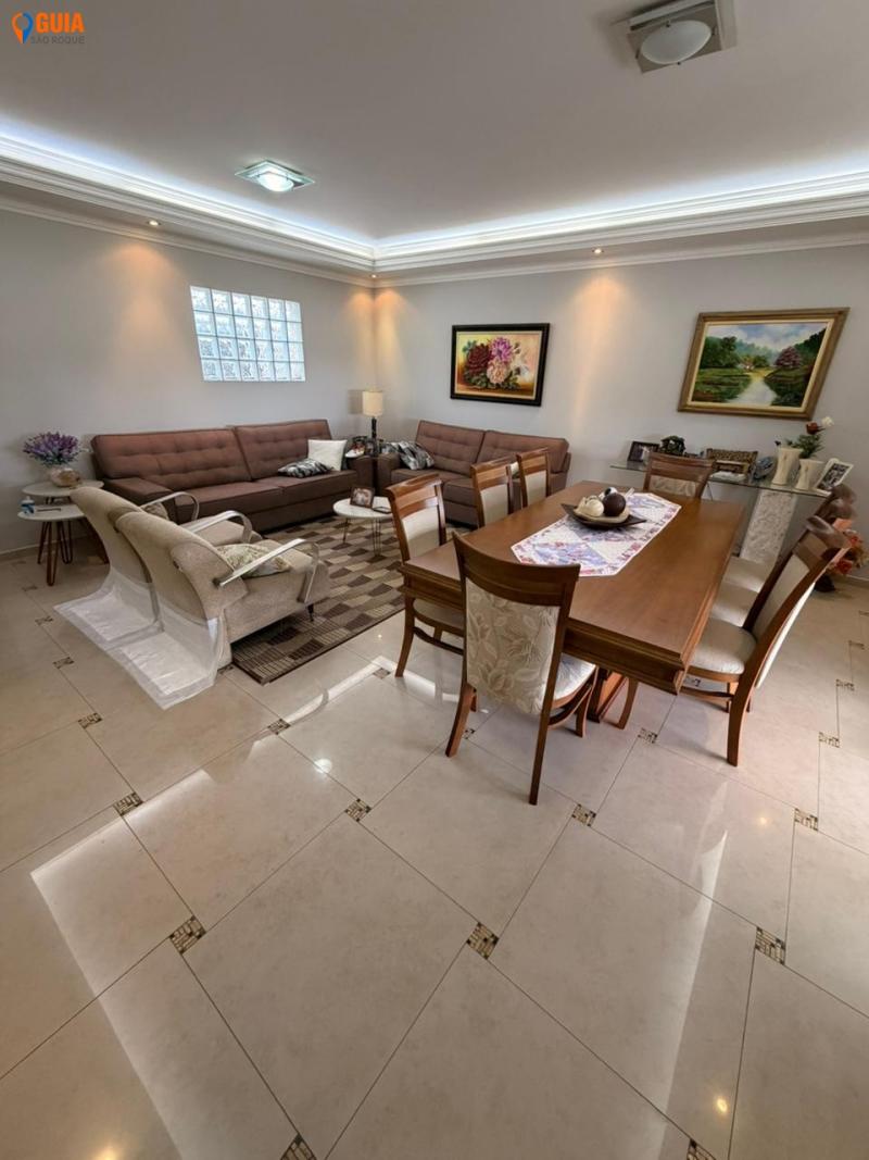 Casa em Centro, Mairinque - Casa com 4 suítes e ponto comercial