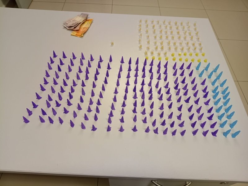 GCM apreende 281 pinos de entorpecentes no Jardim Vitória