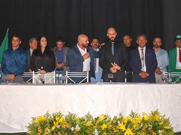 Mairinque homenageia cidadãos em sessão solene de aniversário